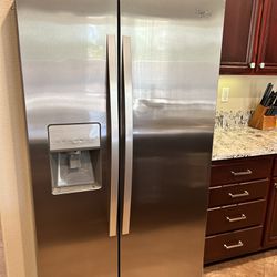 Whirlpool Fridge In Great Working Condition