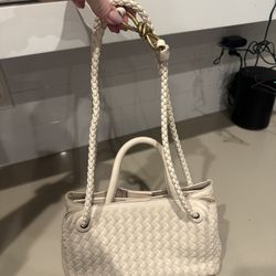 Woven handbag 