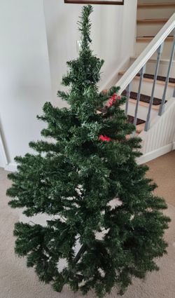 4ft Christmas Tree (partial lighting, bulb out only)