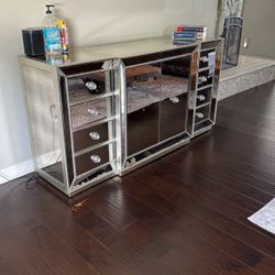 Mirrored Buffet Table