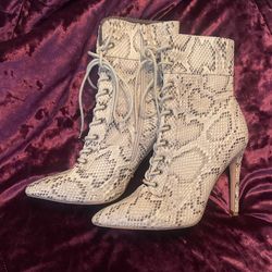 Size 7 snake print Booties