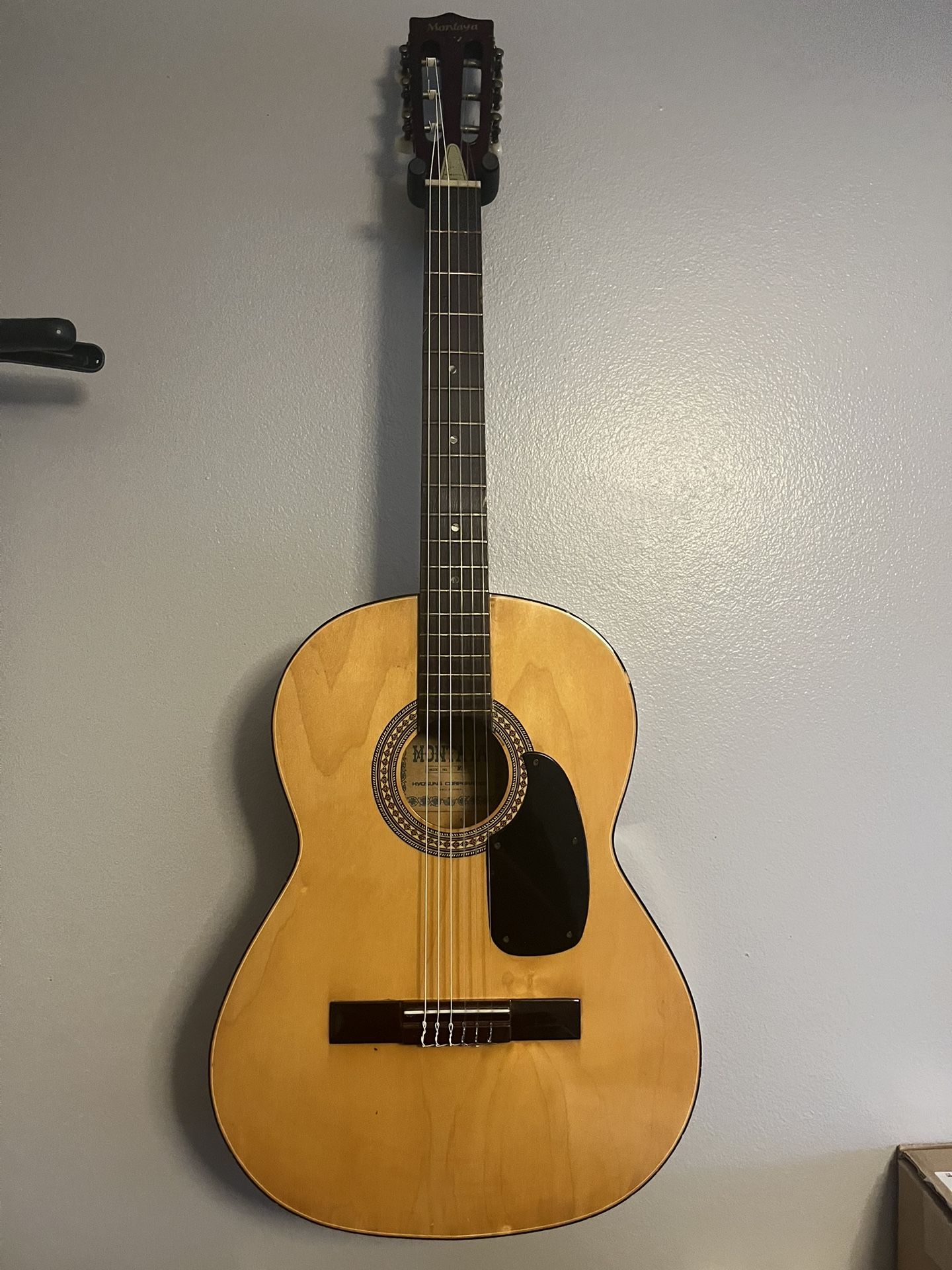 Montaya 929 Classical Guitar