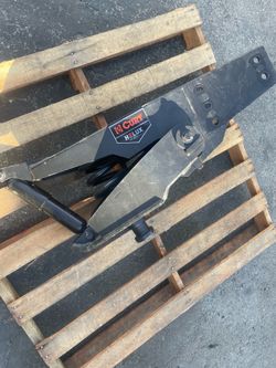 Curt Helux shock absorb 5th wheel pin box