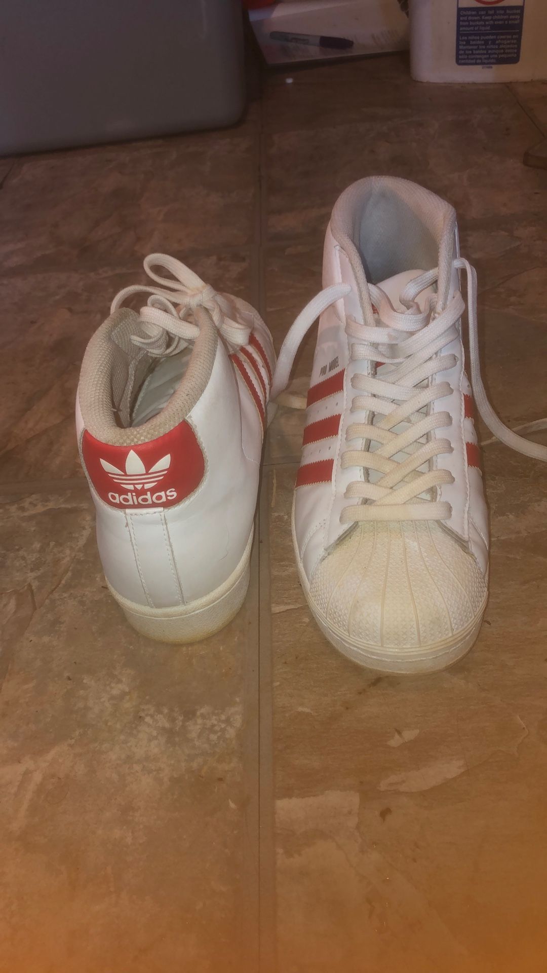 Men’s Adidas Model J White And Red Size 8 1/2
