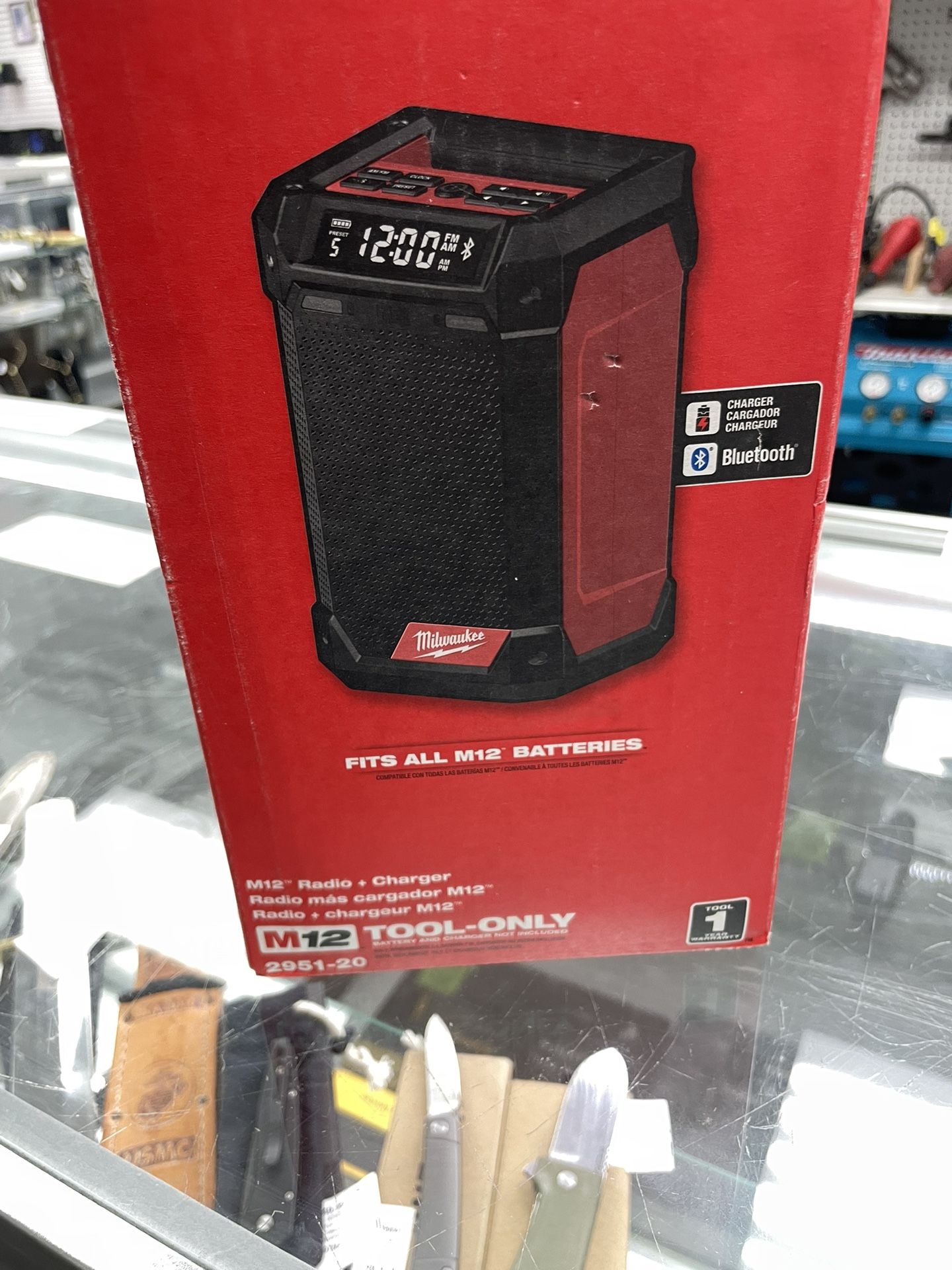 New M12 Milwaukee radio 149703-2