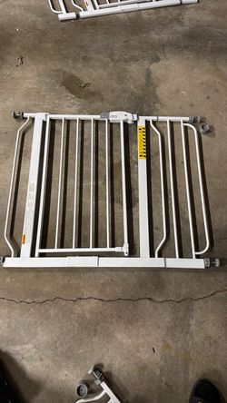 Regalo Baby gate white.