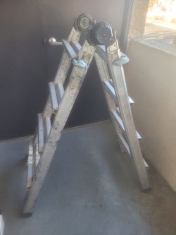 Adjustable ladder