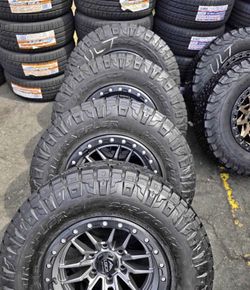 Vendo un set de rines nuevos con llantas nitto 285/70/17