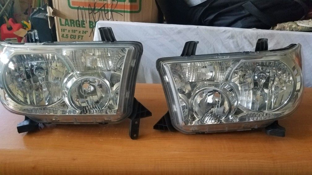 Toyota tundra headlights