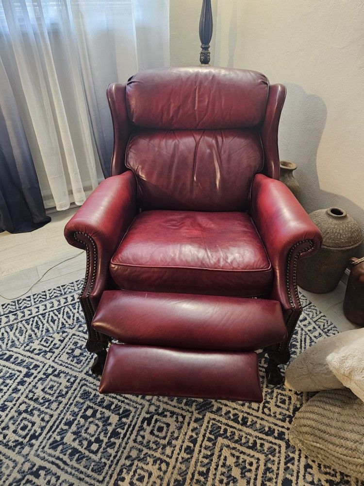 Burgundy Leather 2 Armchair. Really In Good Shape