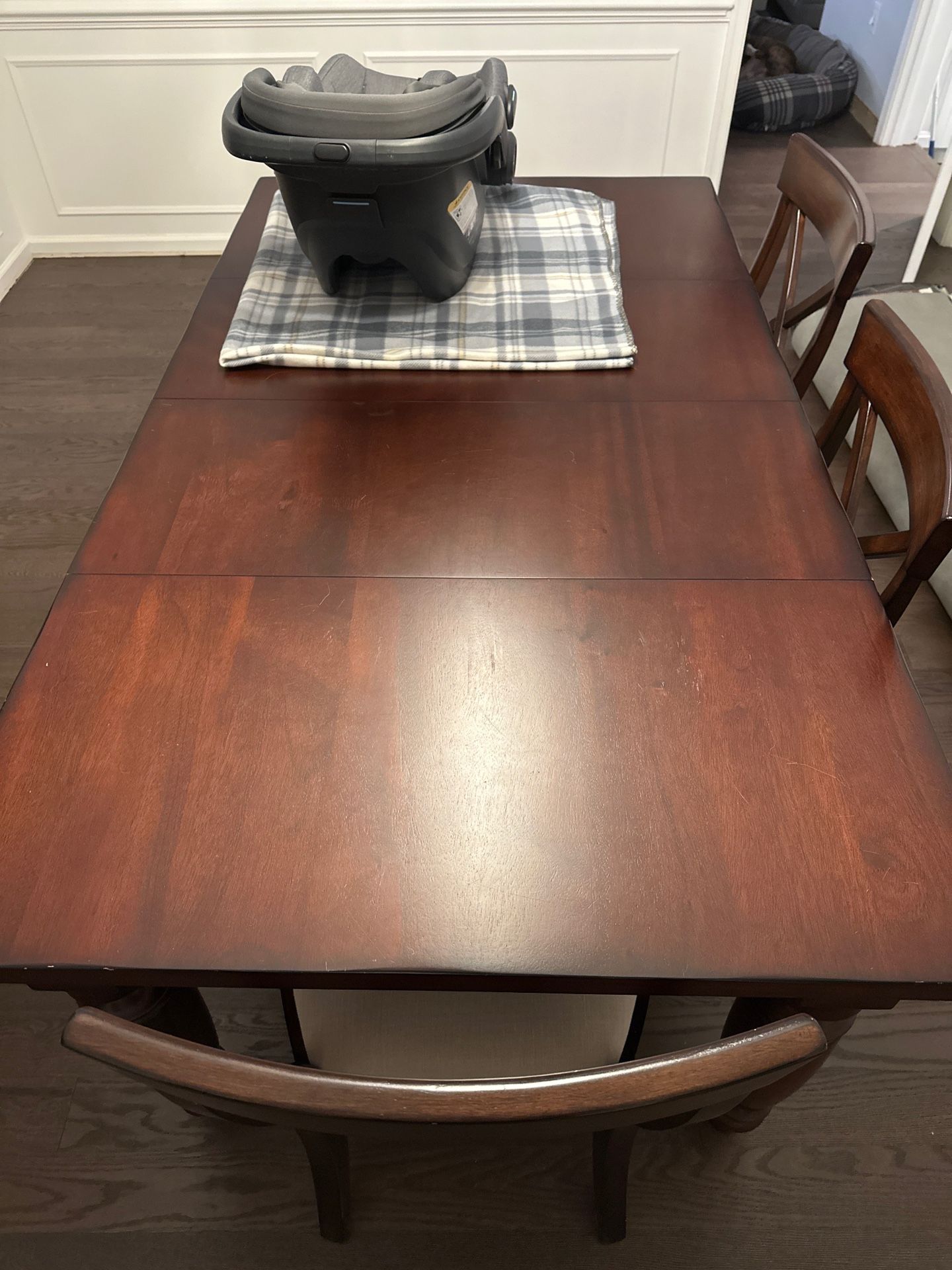 Pottery Barn Table And Chairs
