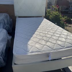 Nice twin bed with good mattress