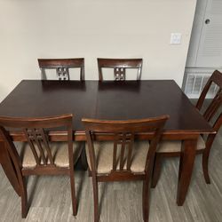 Dining room table