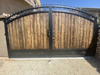 Custom side double gate