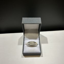 10K Two Tone Diamond Ring Size 10