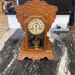 Antique New Haven 8 Day Striking Mantle Clock