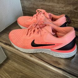 Women’s Size 9 Nikes