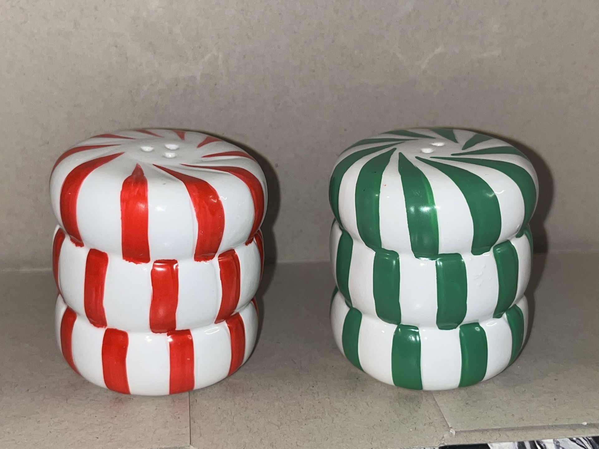 Christmas Salt & Pepper Shakers VINTAGE (1998)
