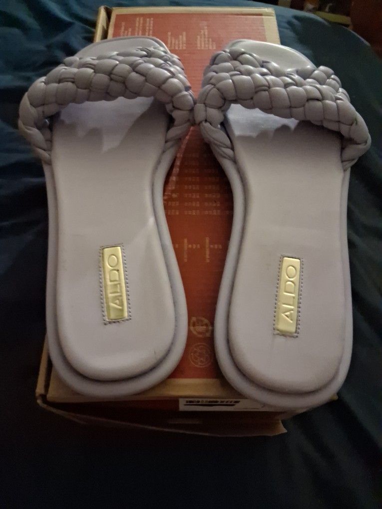 Women sandals