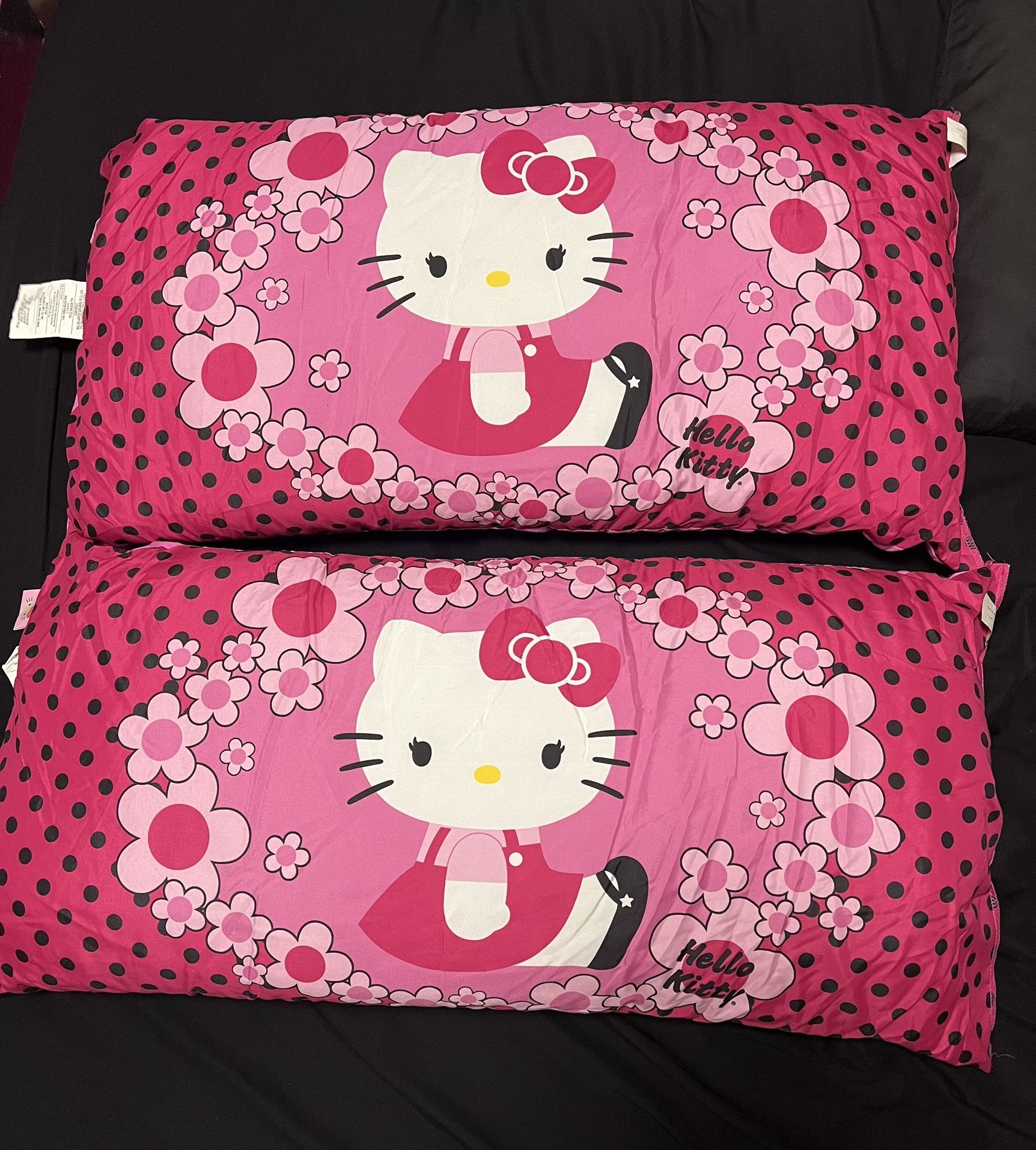 Hello Kitty (queen) pillows