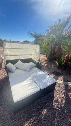 Outdoor furniture daybed