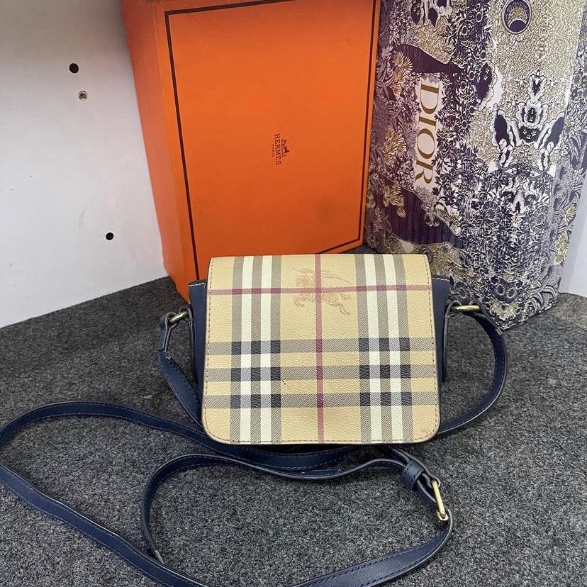 Pre Owned Burberry Small Authentic Vintage Leather Nova Check Crossbody Bag for Sale in Hyattsville MD OfferUp