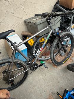 Custom Dean Hardtail Mountain Bike SUPER NICE!!