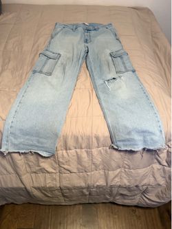 Hollister Co. Super Baggy Cargo Jeans Size: 34x32