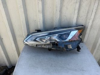 NISSAN ALTIMA 2019 2020 2021 2022 HEADLIGHT HEADLAMP LEFT DRIVER SIDE LH USED ORIGINAL OEM (1 broken tab)