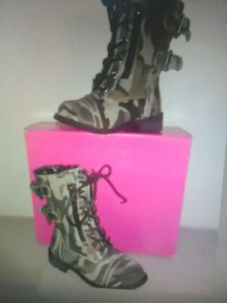 Kids boots