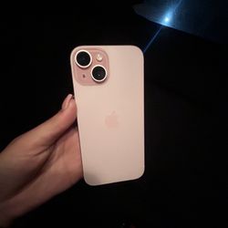 Pink iphone 15+