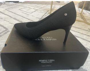 Knit Women’s Pumps Size 10