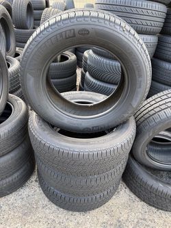 4 llantas 235/65r18 dela Michelin 95% de vida por $320