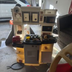 play kitchen 