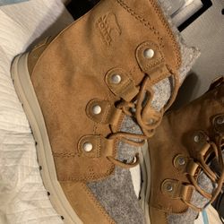 Sorel Boots 8.5