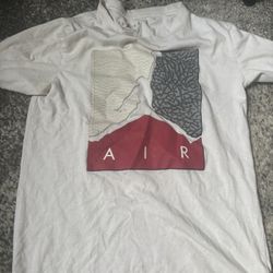 Jordan’s Big Kids Shirt Large