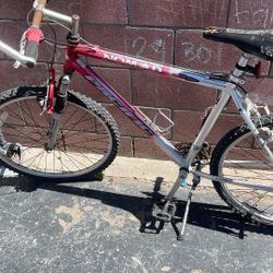 Men’s 26 Tall Bike. Vintage Mountain Bike