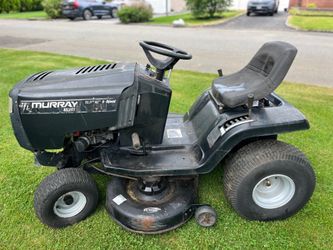 Murray 42” wide 15.5HP Briggs engine Lawntractor