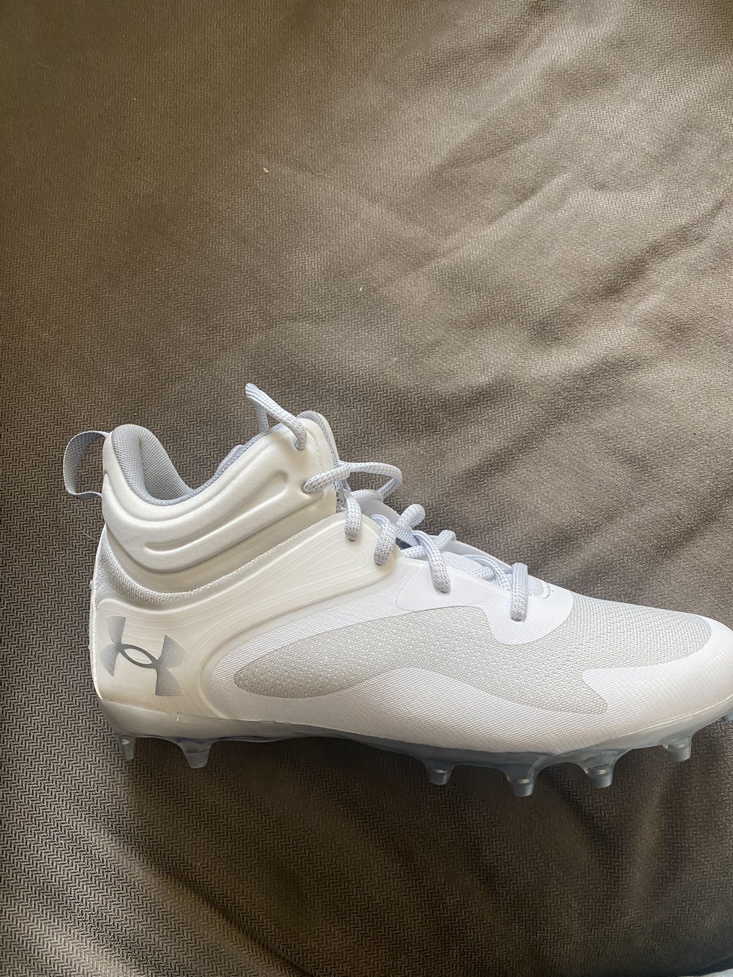 Under Armour Highlight Hammer D Football Cleats (White/Grey - Size 10.5)