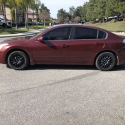 2010 Nissan Altima 2.5s ,Clean Title,Low Miles
