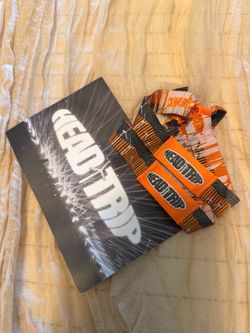 2 headtrip wristbands