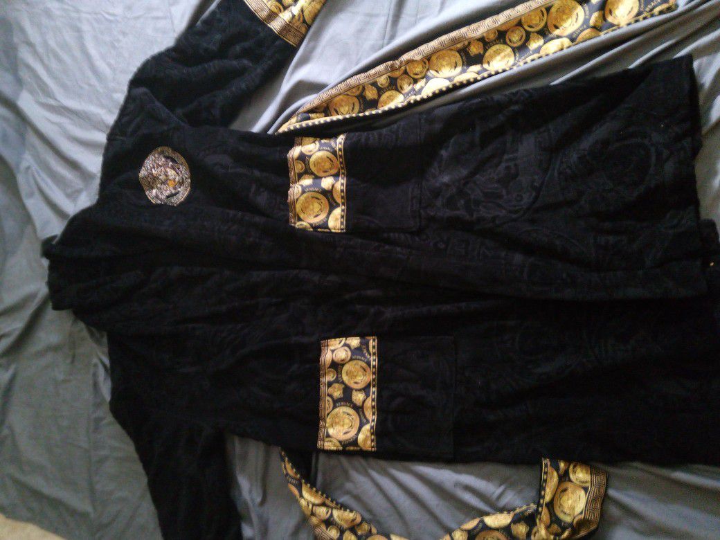 New Versace Black & Gold Robe