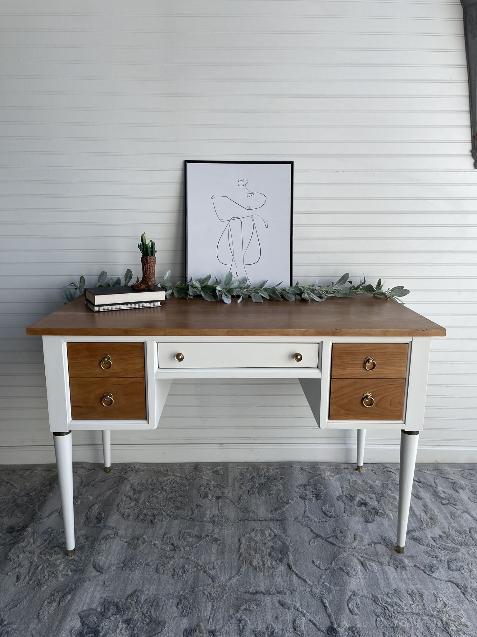 Vanity/ Desk/ Table