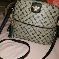 Like New Hand Bag