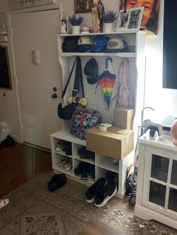 Chow and coat rack