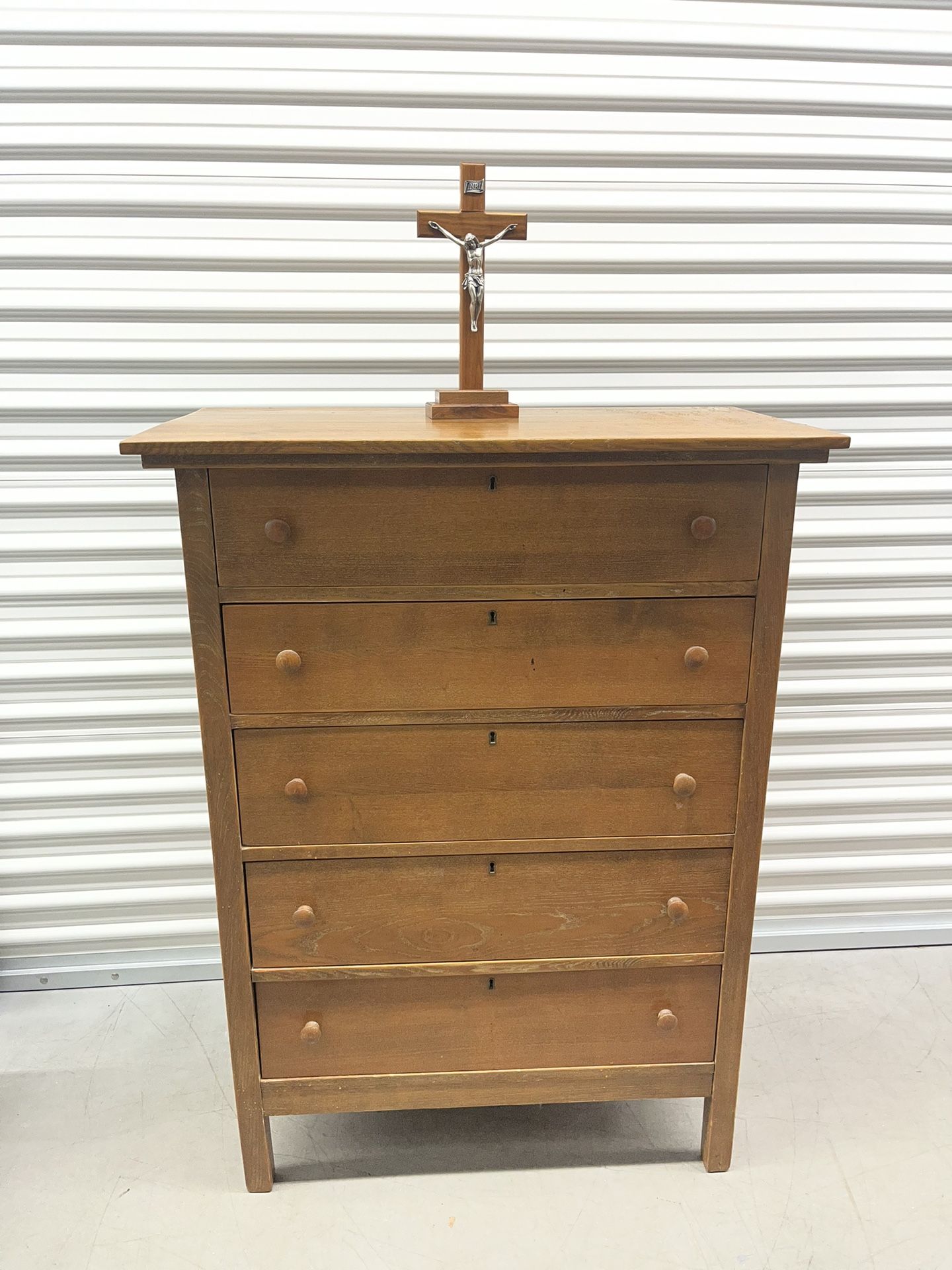 Vintage Solid Wood Dresser With 5 Dovetail Draws