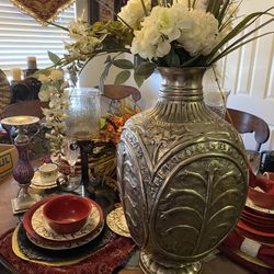 Decorations Different Prices 