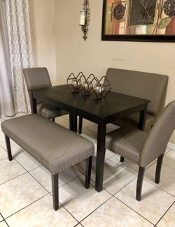 Beautiful Kane s furniture dining set for Sale in Clermont FL