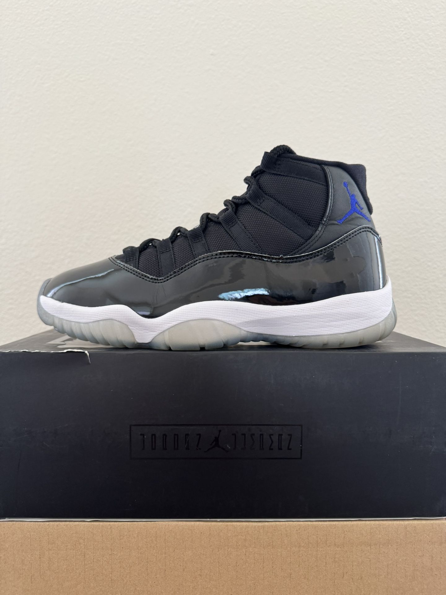 Jordan 11 Retro Space Jam Size 8.5 Mens (Worn Once) Like New