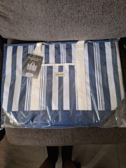 Insulated 40 can top zip tote cooler